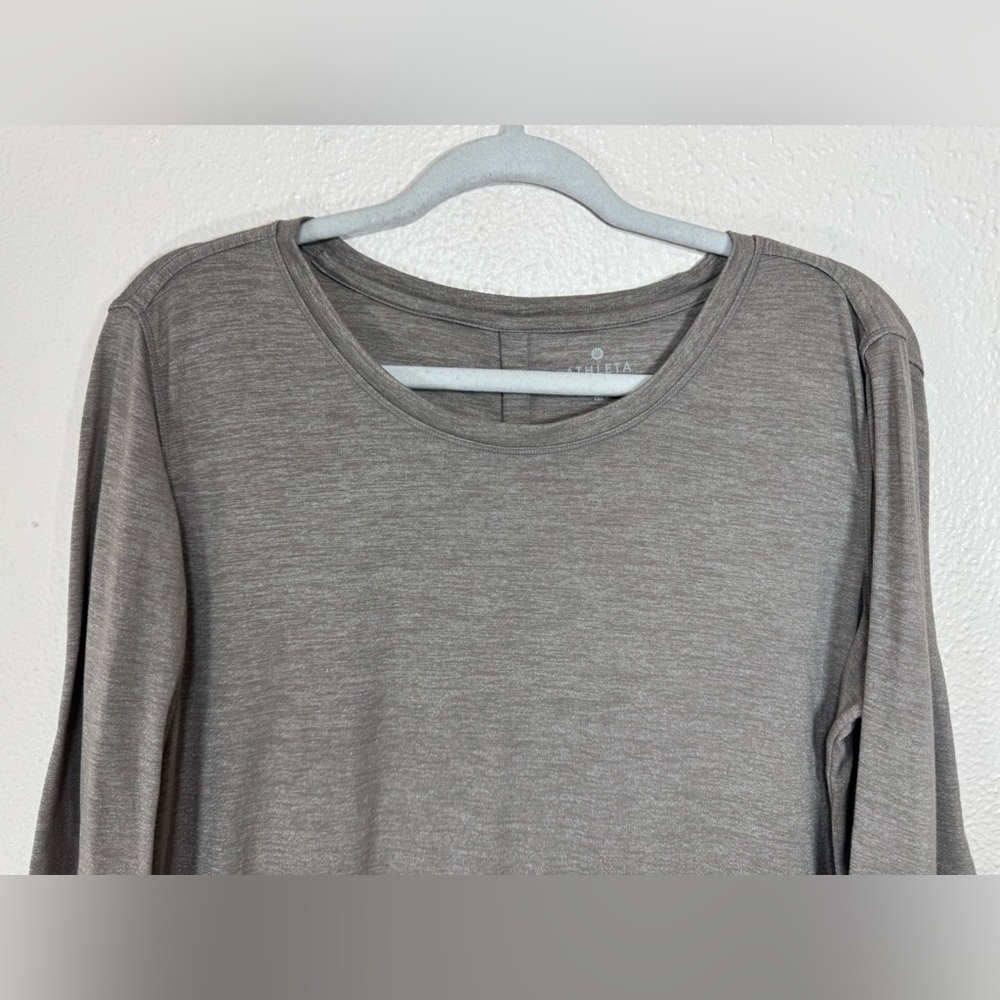 Athleta Shimmer Long Sleeve Lightweight Stretchy Shirt Women’s Size Medium - Picture 2 of 13